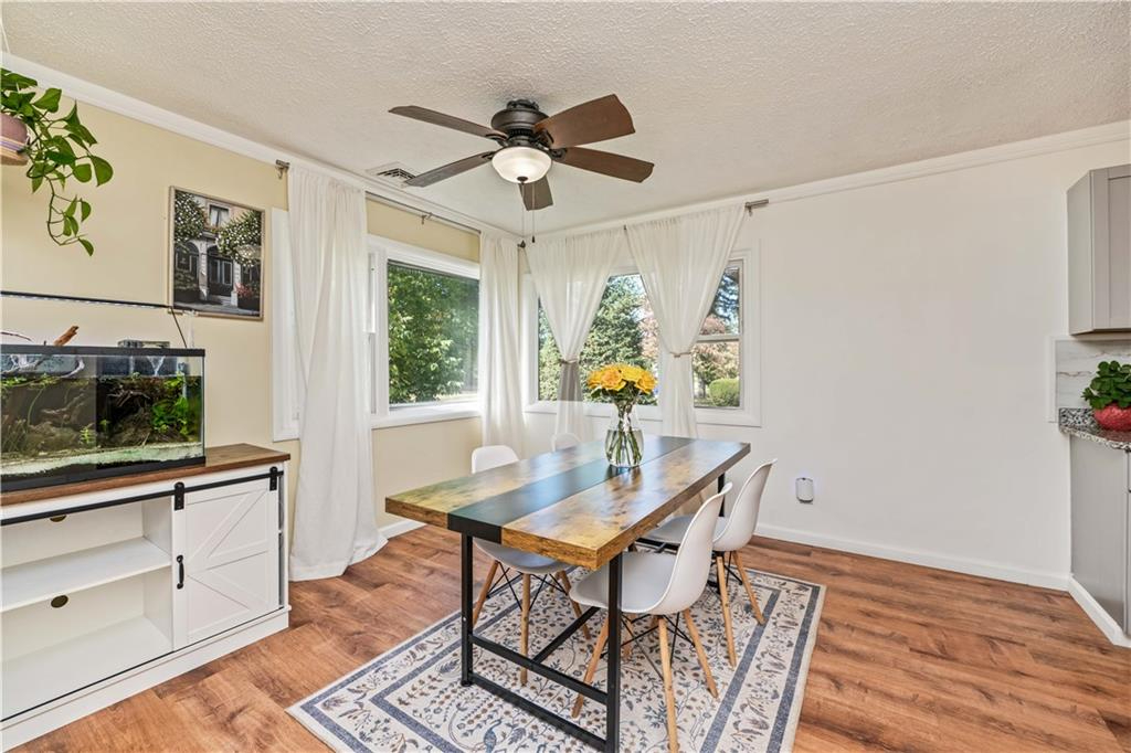Quiet, Well-Kept Rooms for Rent in Irondequoit - Ideal for Professionals & Students - Photo 3