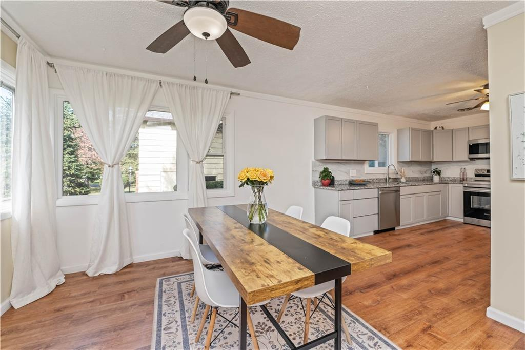 Quiet, Well-Kept Rooms for Rent in Irondequoit - Ideal for Professionals & Students - Photo 4