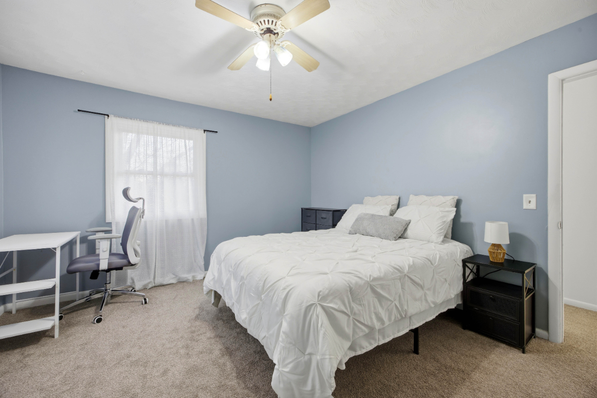 Quiet, Well-Kept Rooms for Rent in Irondequoit - Ideal for Professionals & Students - Photo 6