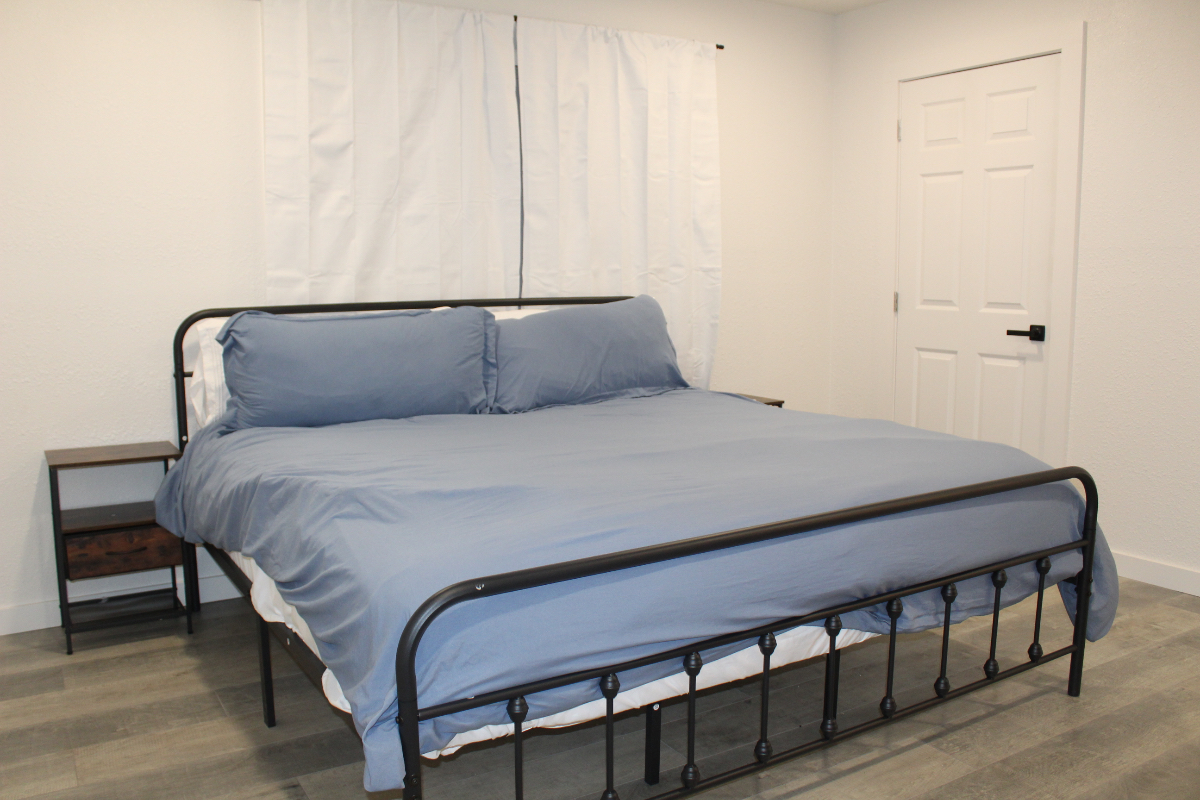 ALL BILLS PAID-PET FRIENDLY-FULLY FURNISHED 3/2 - Photo 1