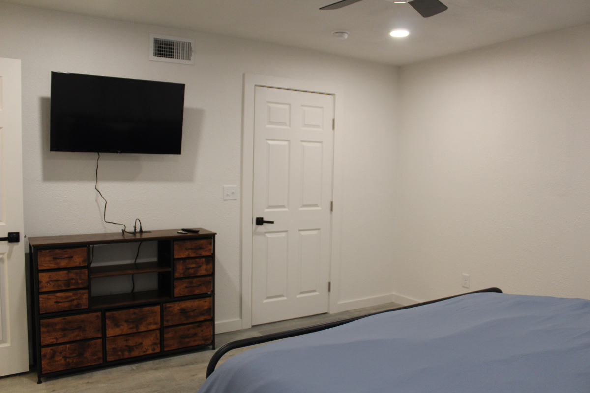 ALL BILLS PAID-PET FRIENDLY-FULLY FURNISHED 3/2 - Photo 3