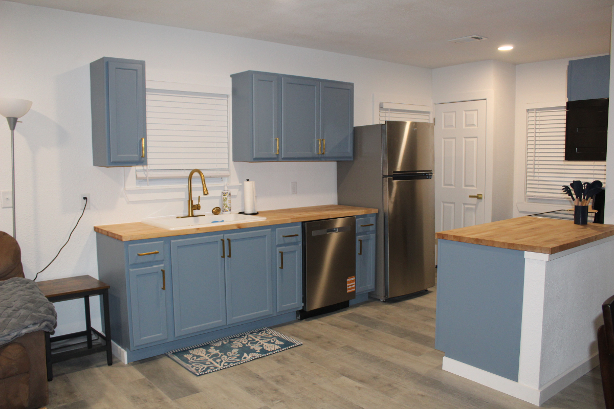ALL BILLS PAID-PET FRIENDLY-FULLY FURNISHED 3/2 - Photo 4