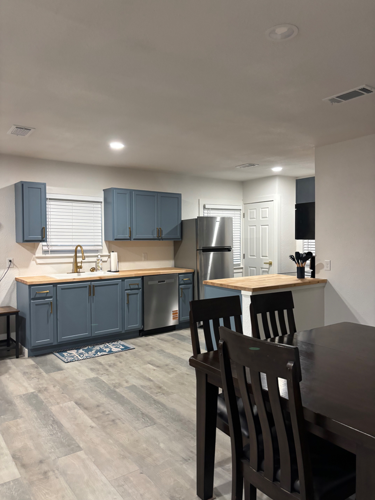 ALL BILLS PAID-PET FRIENDLY-FULLY FURNISHED 3/2 - Photo 5