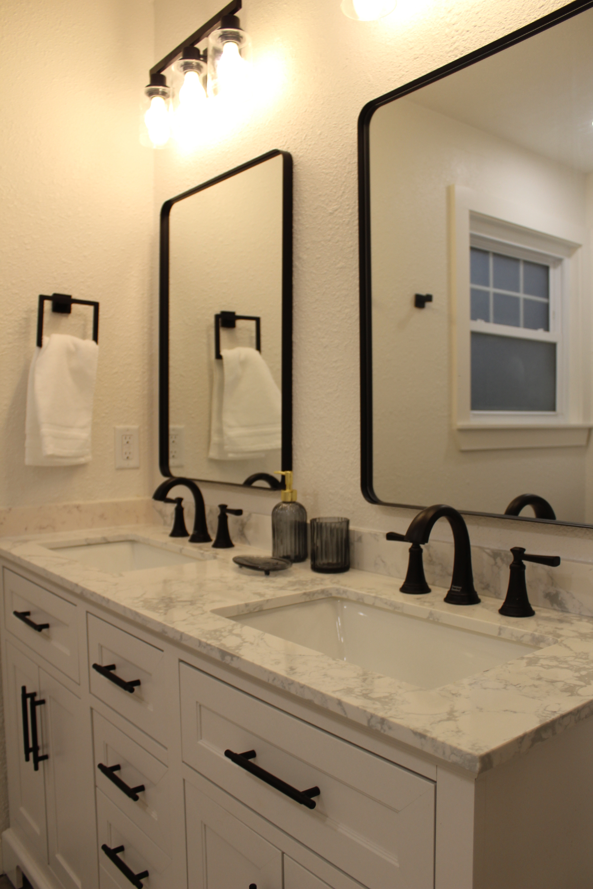 ALL BILLS PAID-PET FRIENDLY-FULLY FURNISHED 3/2 - Photo 8