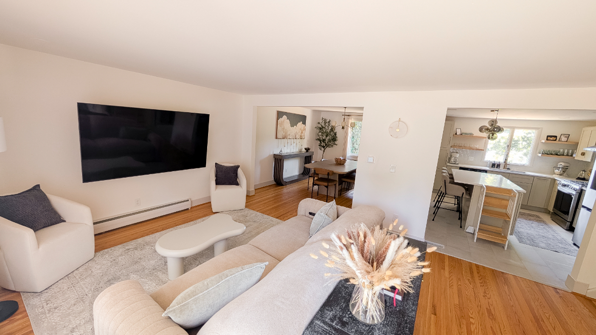 Spacious 4BR Furnished Home in Williamsville, Quiet Neighborhood - Photo 2