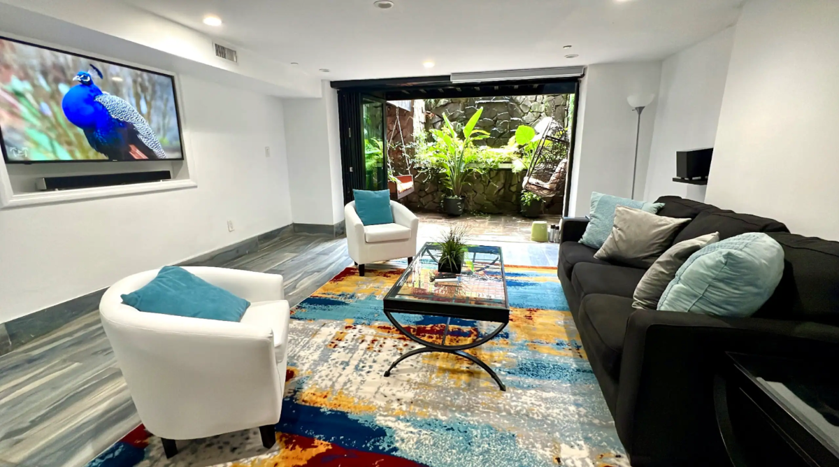 The Cäz - 1BD/2BTH Brooklyn Townhome with Waterfall + Backyard - Photo 5