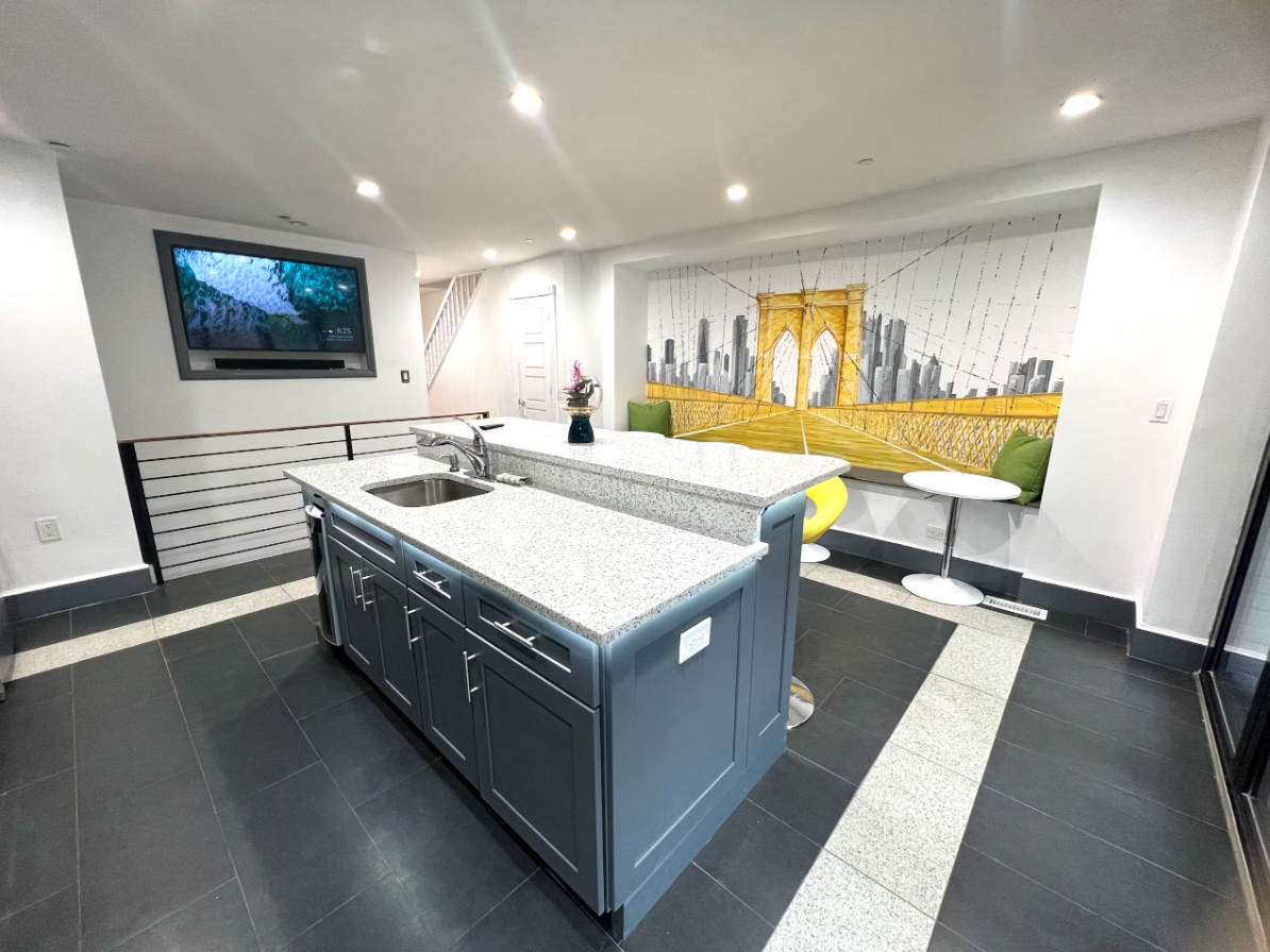 The Cäz - 1BD/2BTH Brooklyn Townhome with Waterfall + Backyard - Photo 11