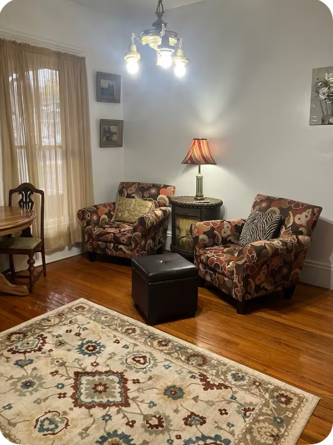 Quaint apartment in Waverly - Photo 3
