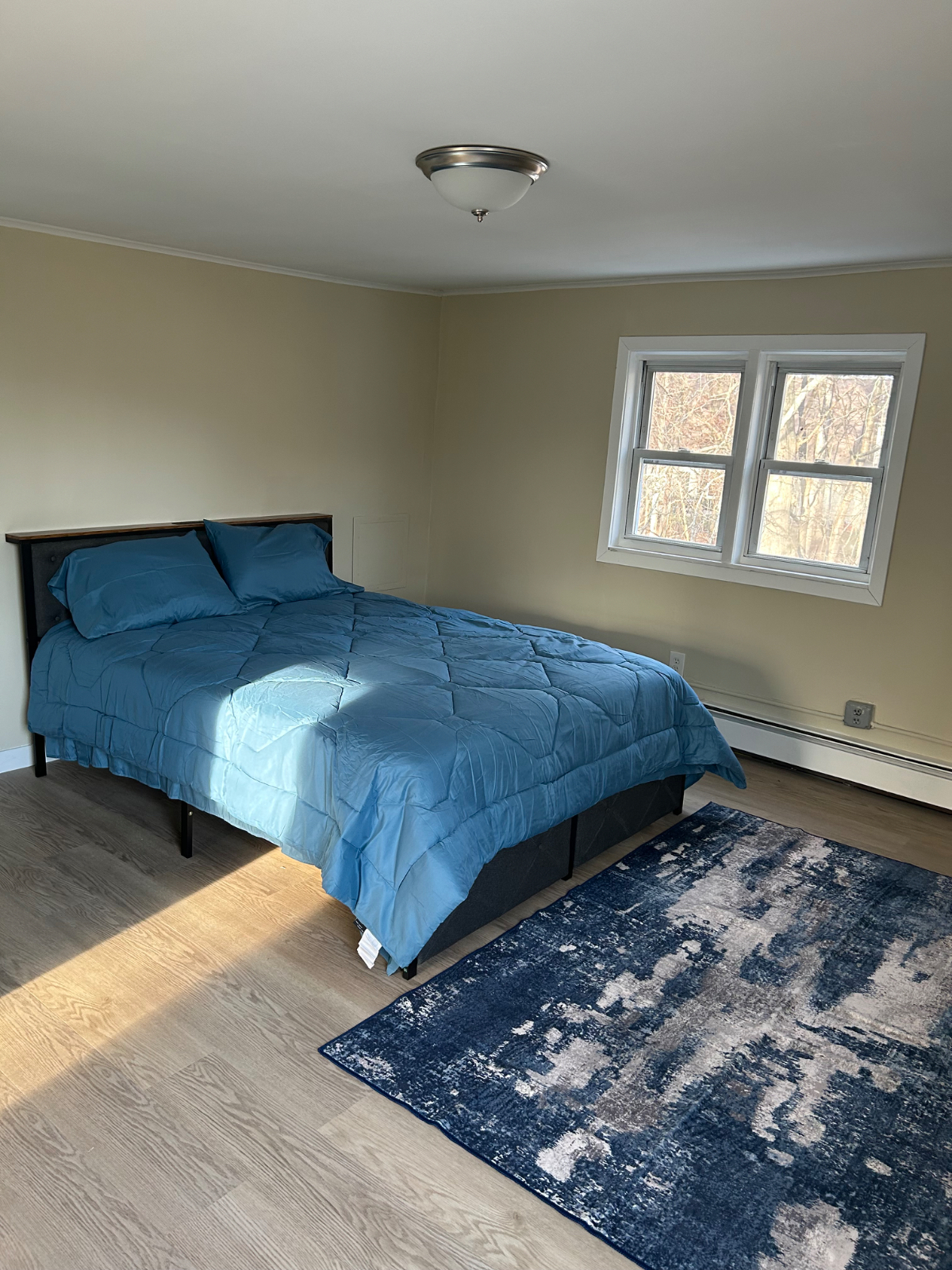4 bedroom 2 bath house in Medford, Perfect for families looking for short term stay or for travellin - Photo 1
