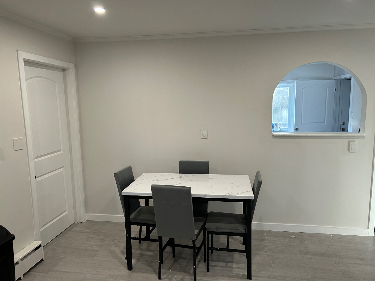 4 bedroom 2 bath house in Medford, Perfect for families looking for short term stay or for travellin - Photo 4