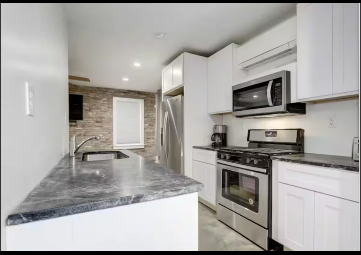 Furnished 4-Bedroom in NW DC - Photo 3