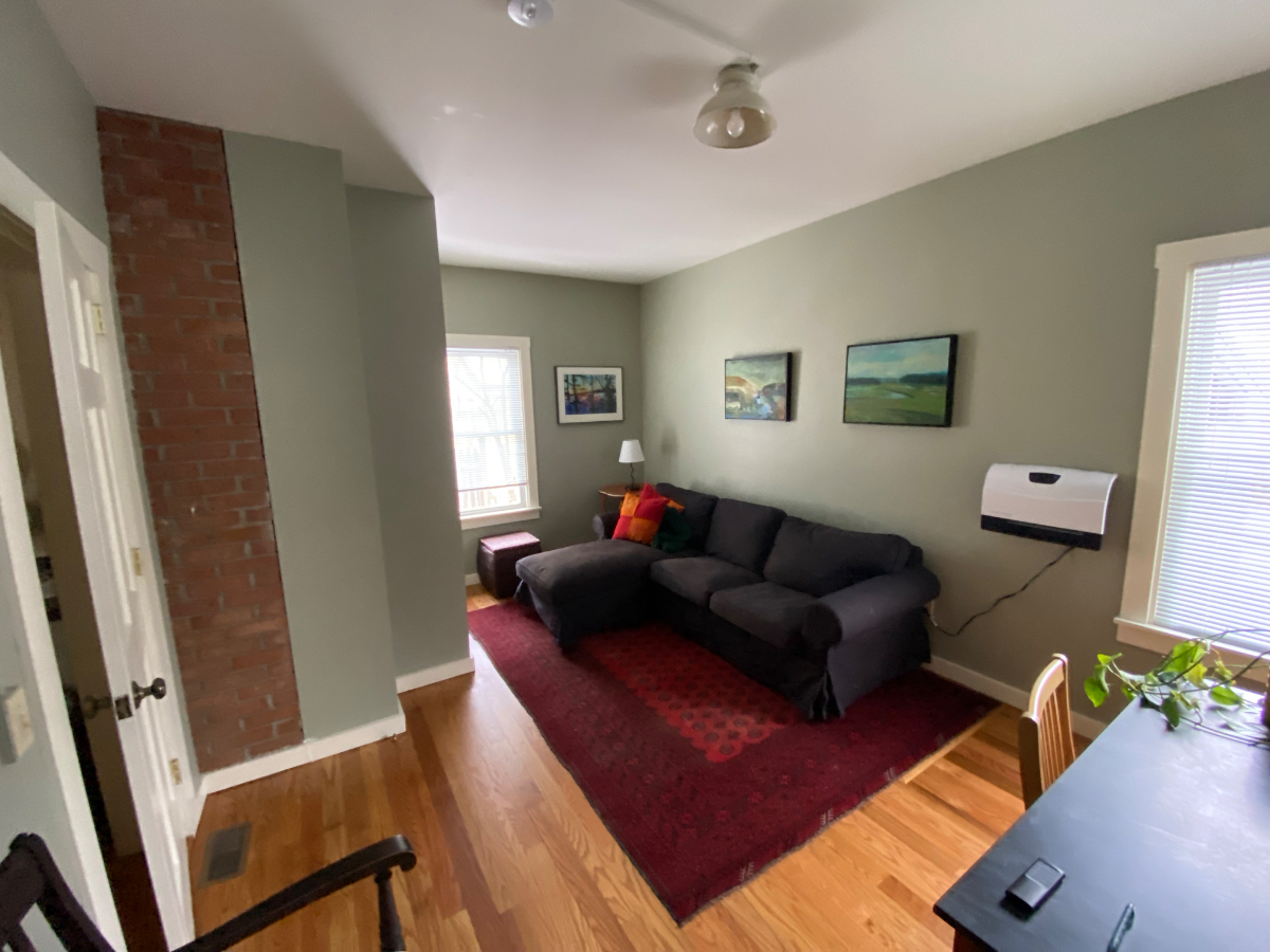Beautiful light filled apartment - Photo 5