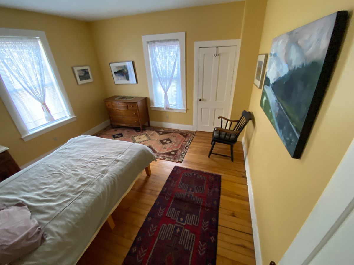 Beautiful light filled apartment - Photo 3
