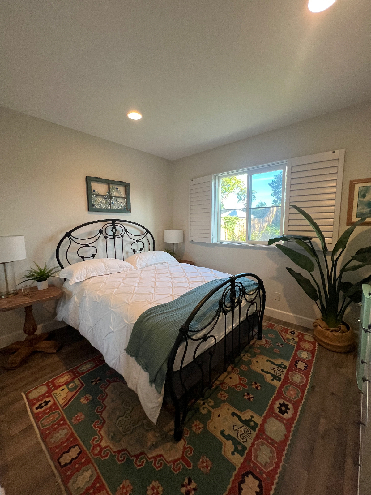 1 Bedroom/1 Bathroom Apartment 3 miles from beach in quiet safe neighborhood