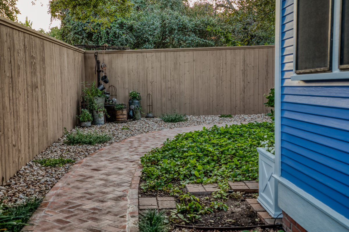 Bluebonnet Bungalow - Photo 5