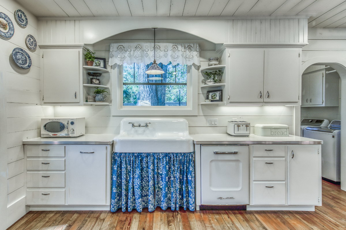 Bluebonnet Bungalow - Photo 9
