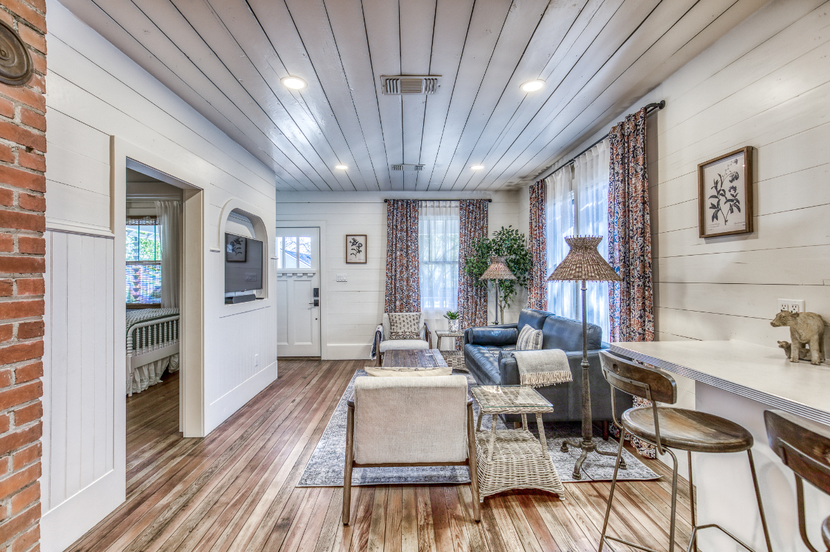 Bluebonnet Bungalow - Photo 12