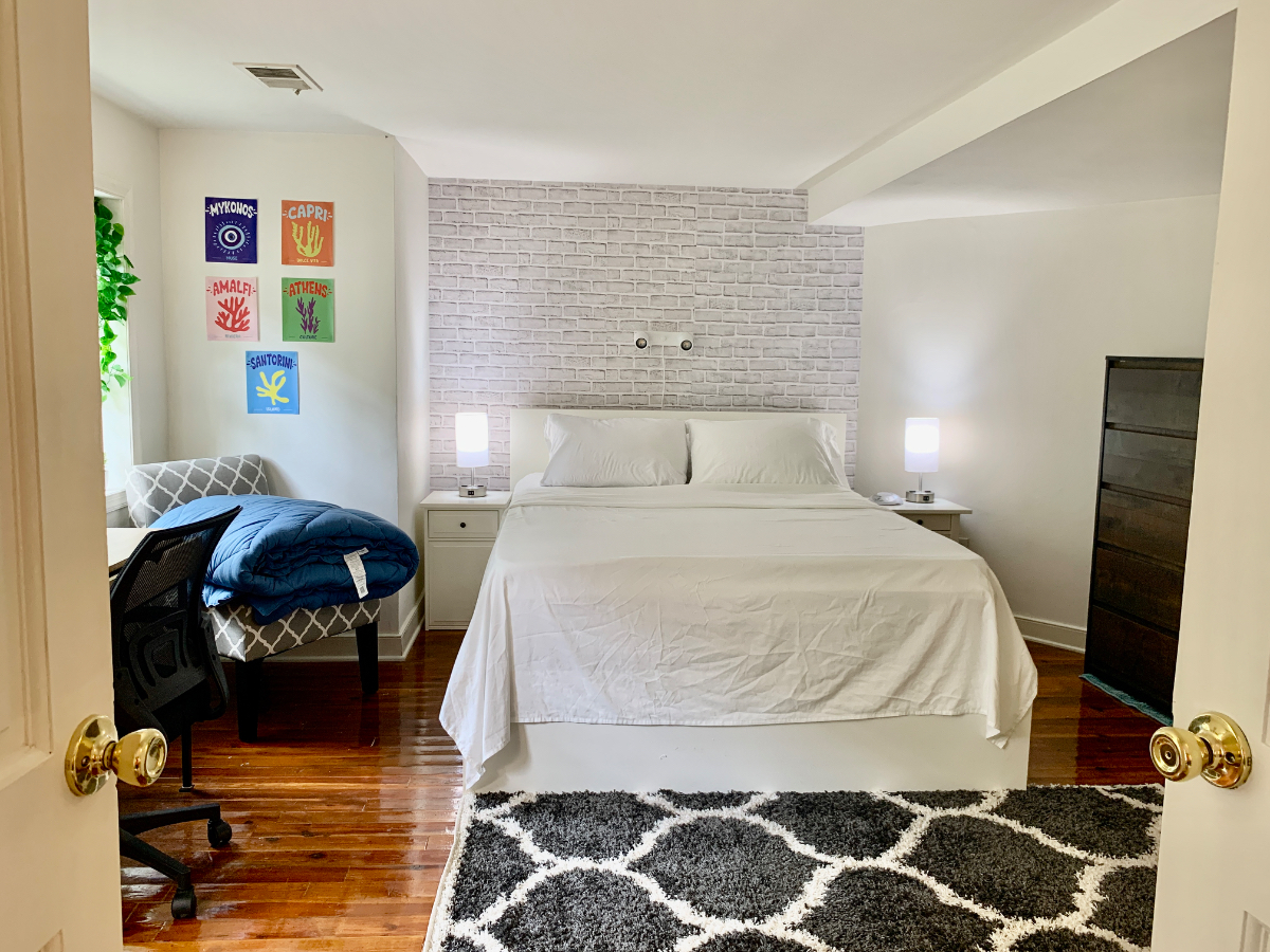 1BR English Basement Apt in the heart of Adams Morgan Meridian Hill.. Walk everywhere - Photo 1