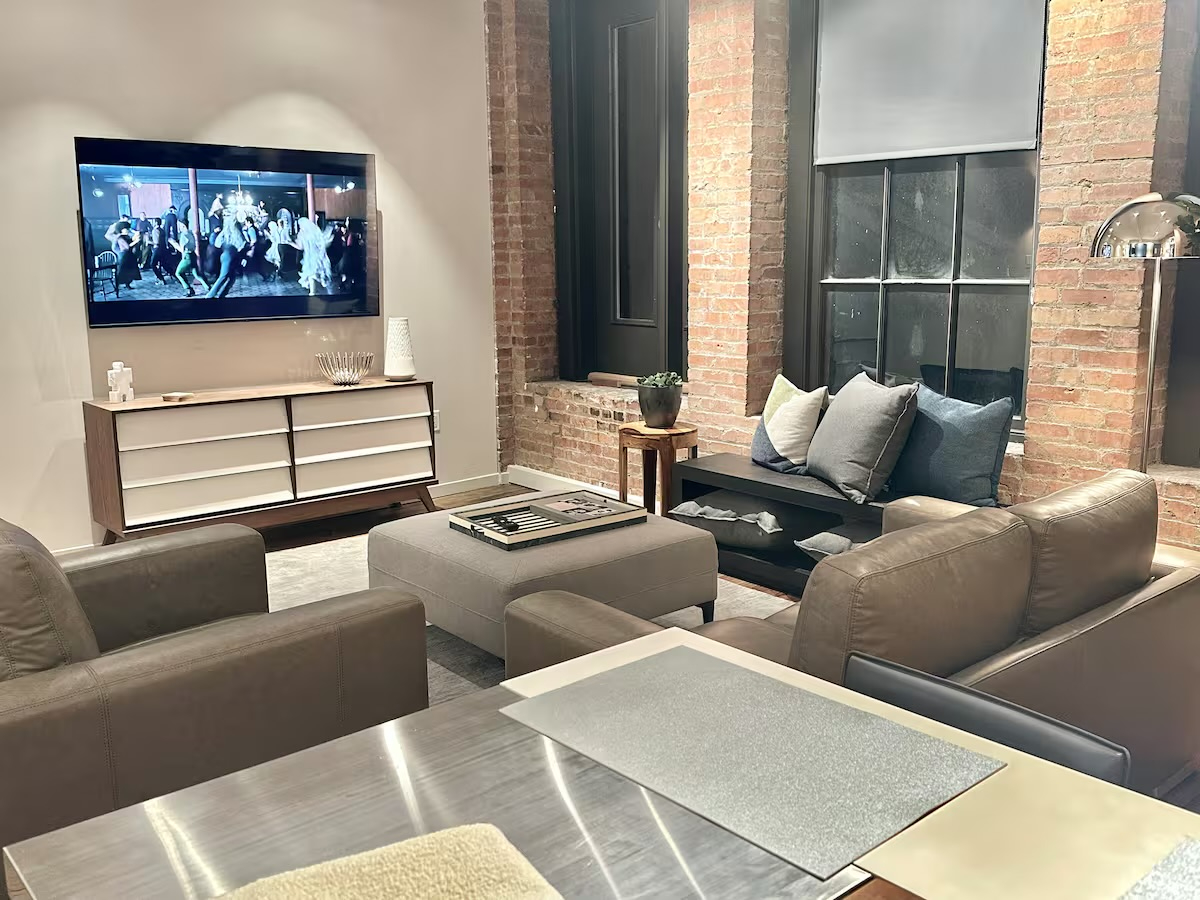 1BR Loft Armory Sq Near Upstate - Photo 1