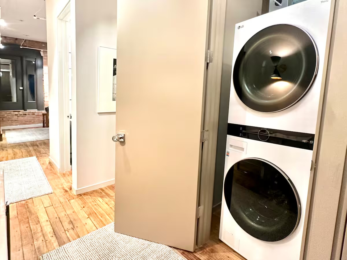 1BR Loft Armory Sq Near Upstate - Photo 9