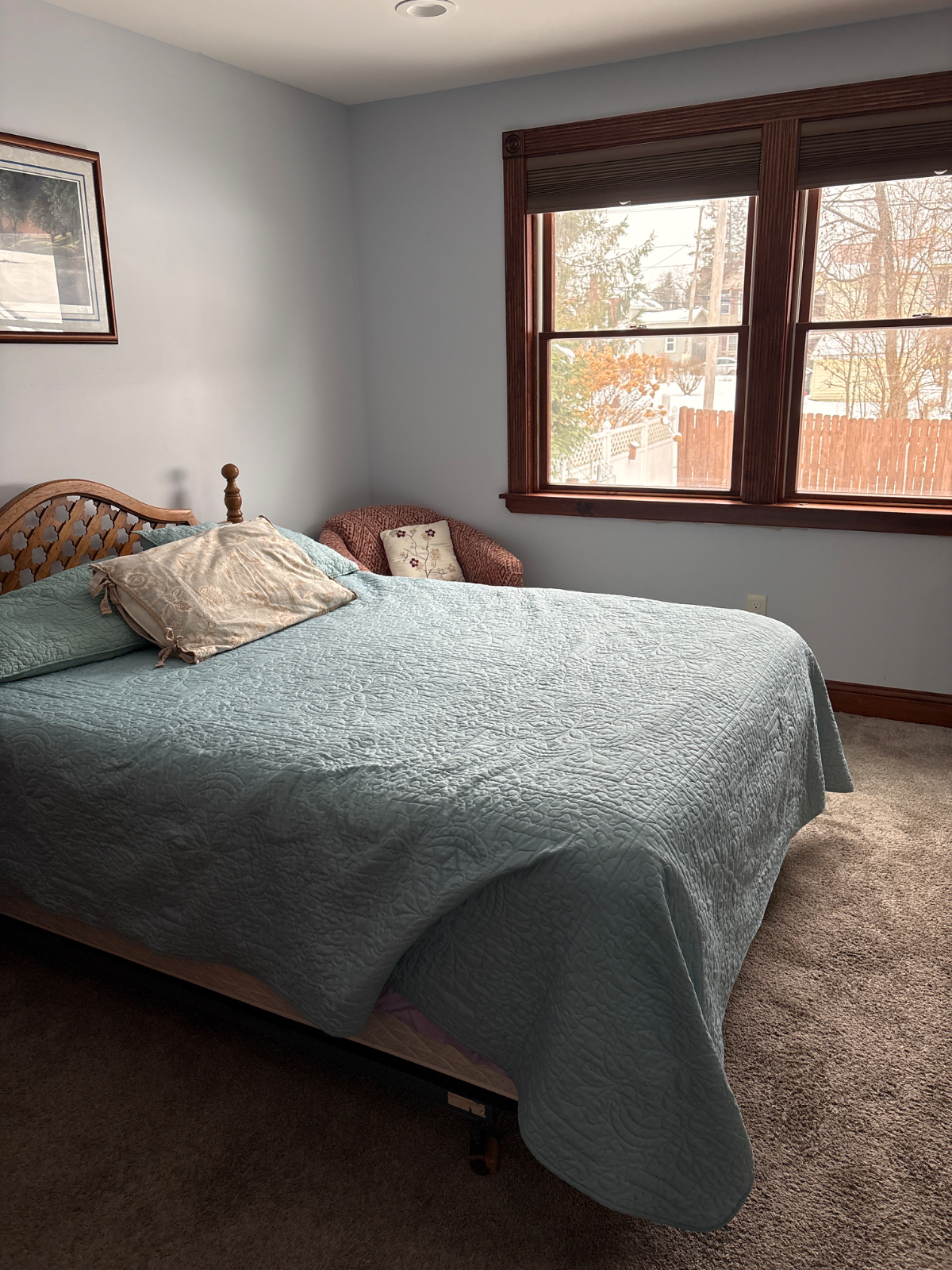 Downtown 1BR Apt/Eat in Kitchen/Living Area/Ensuite Bathroom with Separate Entrance - Photo 4