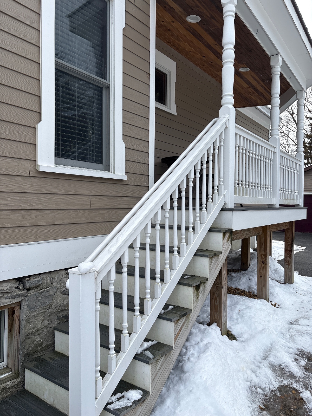 Downtown 1BR Apt/Eat in Kitchen/Living Area/Ensuite Bathroom with Separate Entrance - Photo 9