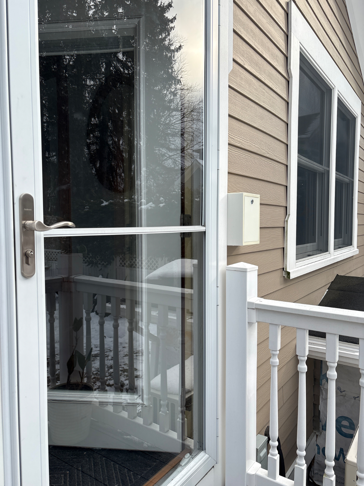 Downtown 1BR Apt/Eat in Kitchen/Living Area/Ensuite Bathroom with Separate Entrance - Photo 12