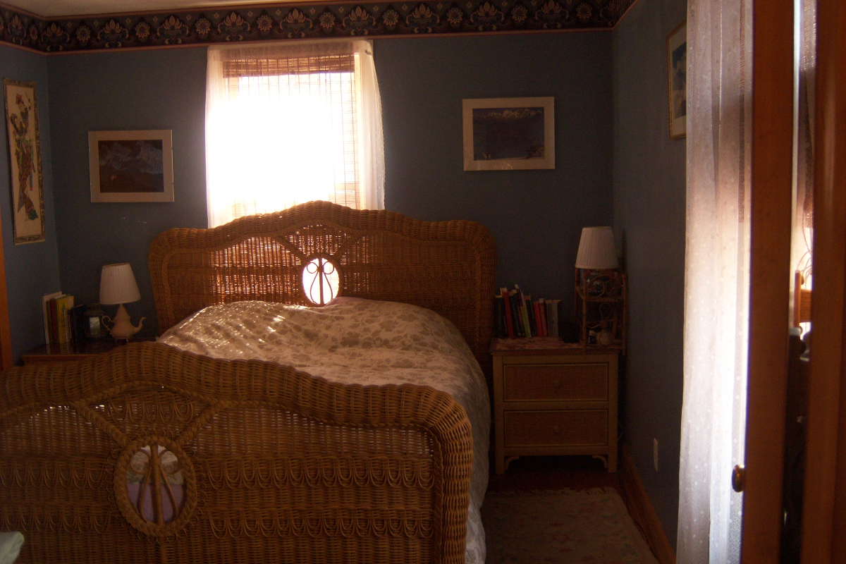 Private Furnished Room in Quiet Fall Creek Home - Photo 2