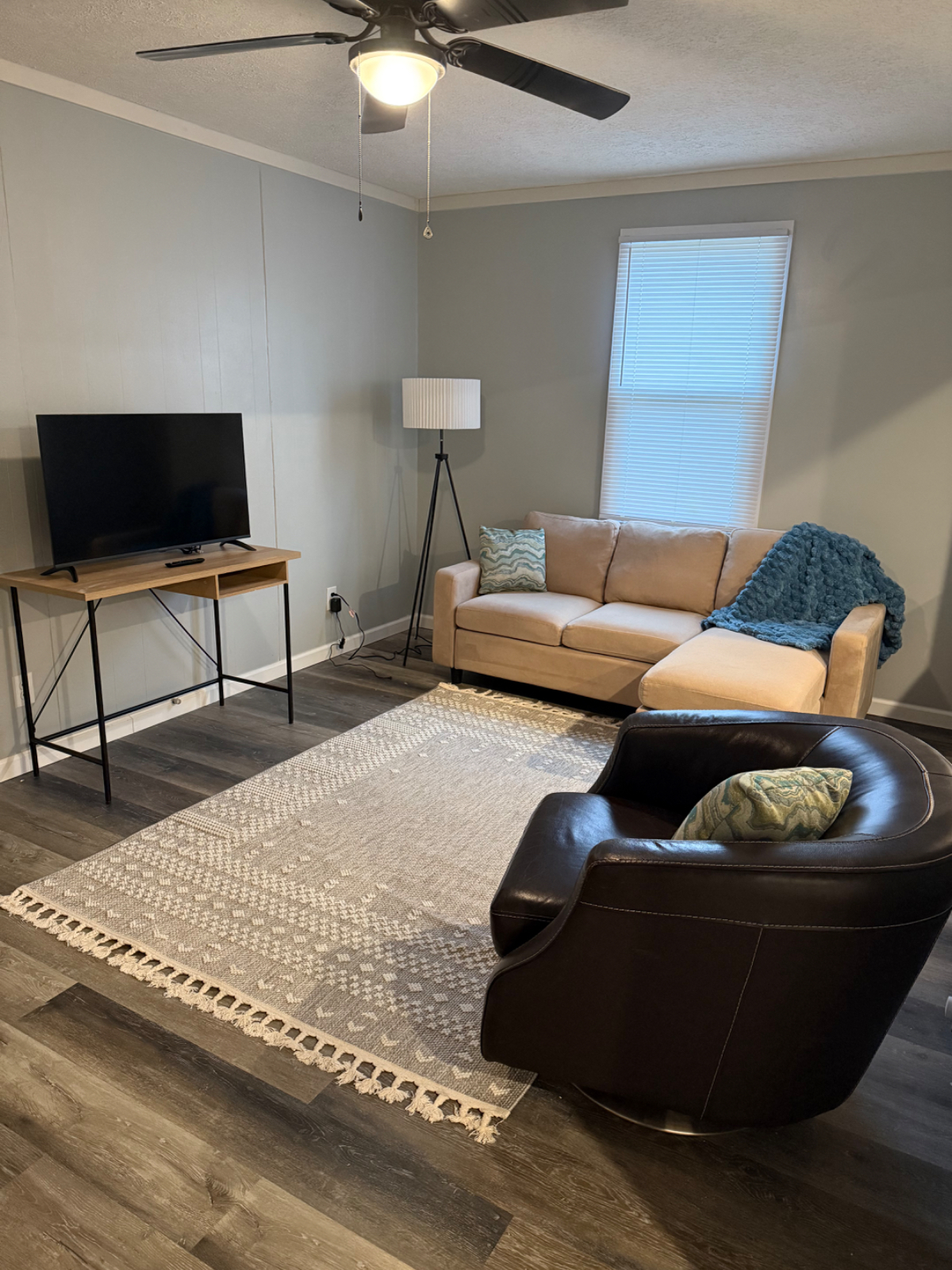 Westover - Furnished 1st Floor Duplex - Photo 2