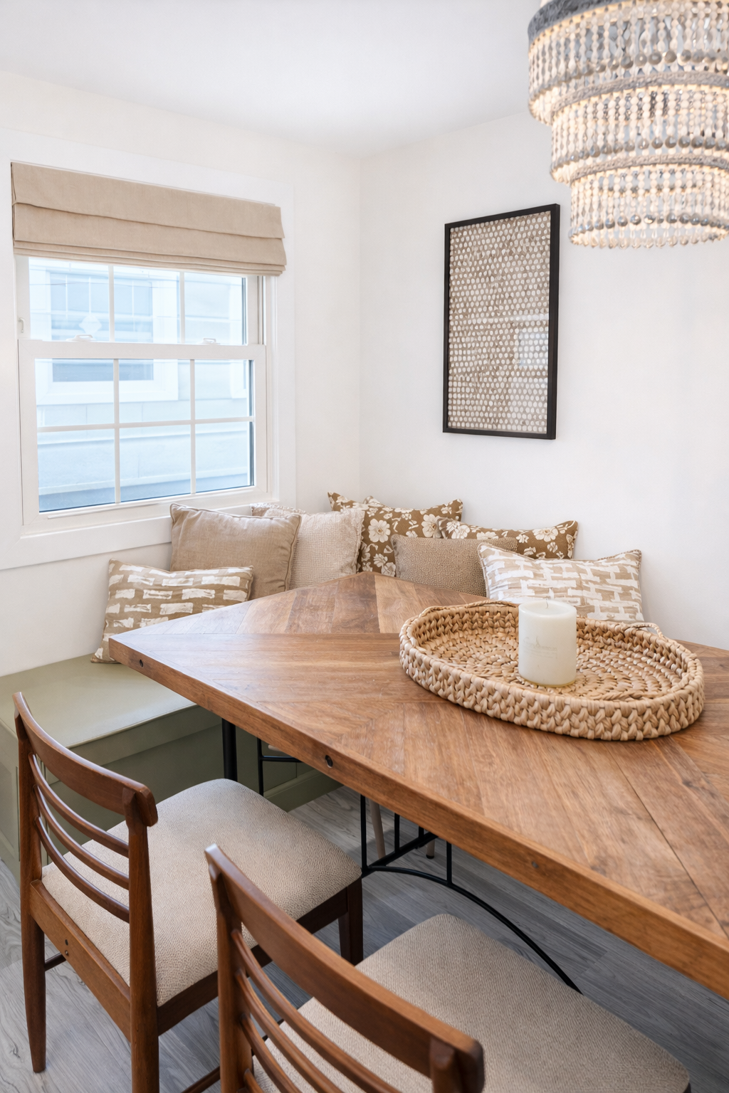 Designer 4 BD / 2 BA Cozy Home in Quiet Neighborhood - Photo 6
