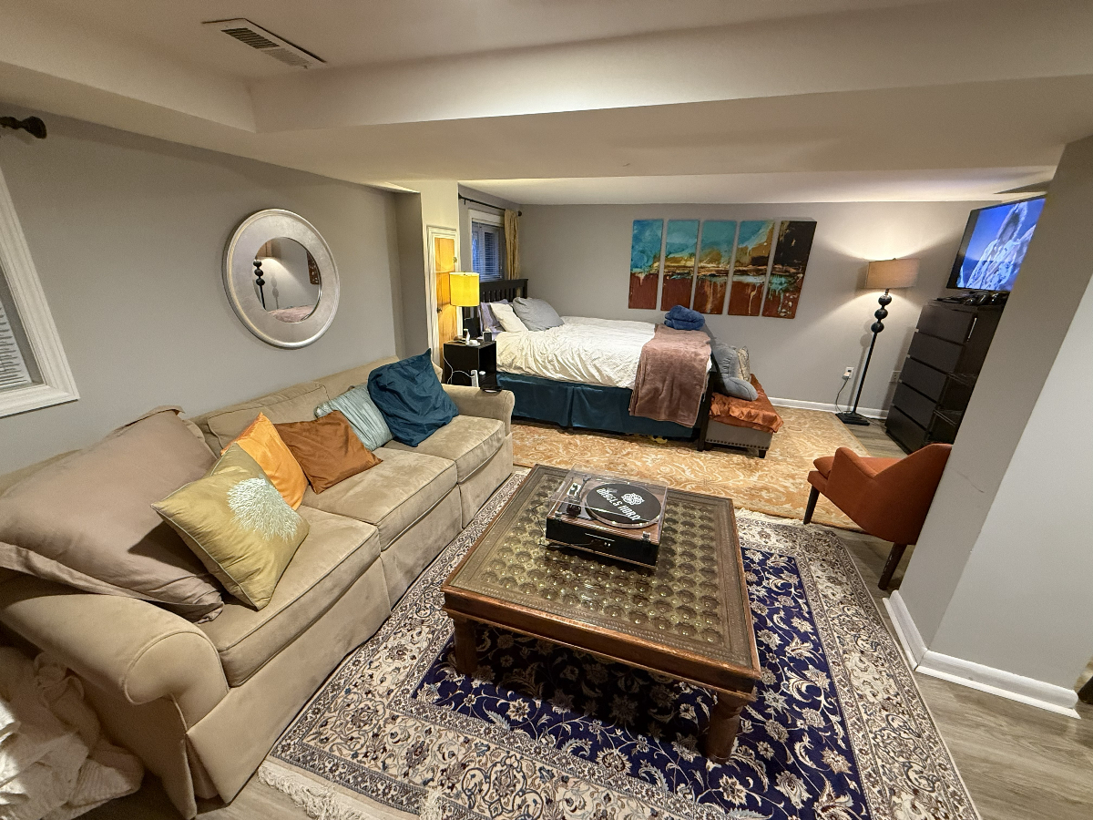 Quiet Capitol Hill Studio Apartment near Public Transportation, Hospitals, DC Attractions - Photo 1
