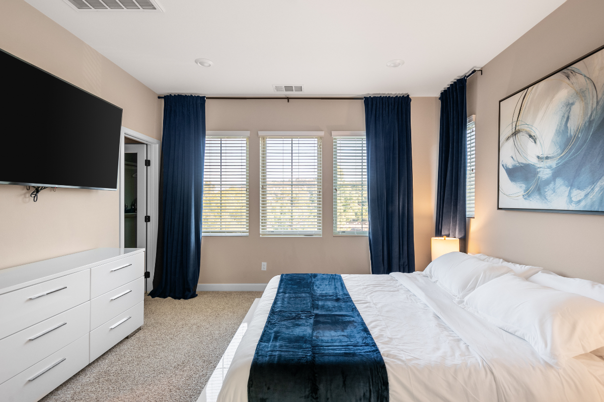 Modern Furnished 3BR Townhome - Ideal for Mid-Term Stays - Photo 5