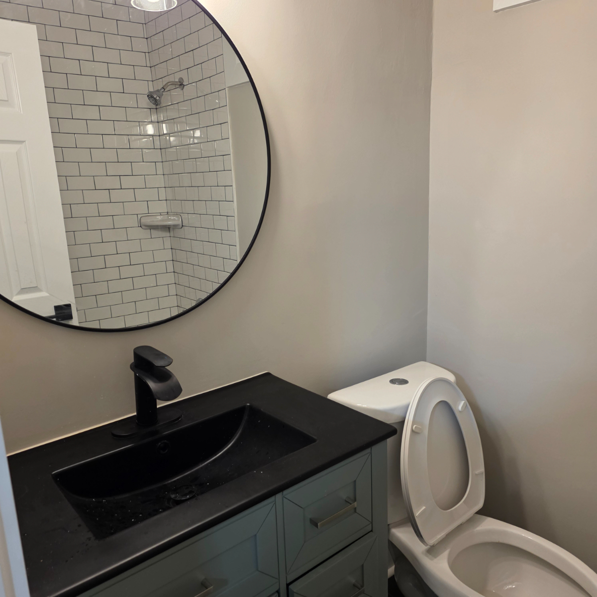 2 Bedroom 1 Bath Furnished Apartment MidCity Walk to Metro/Grocery/Entertainment - Photo 3