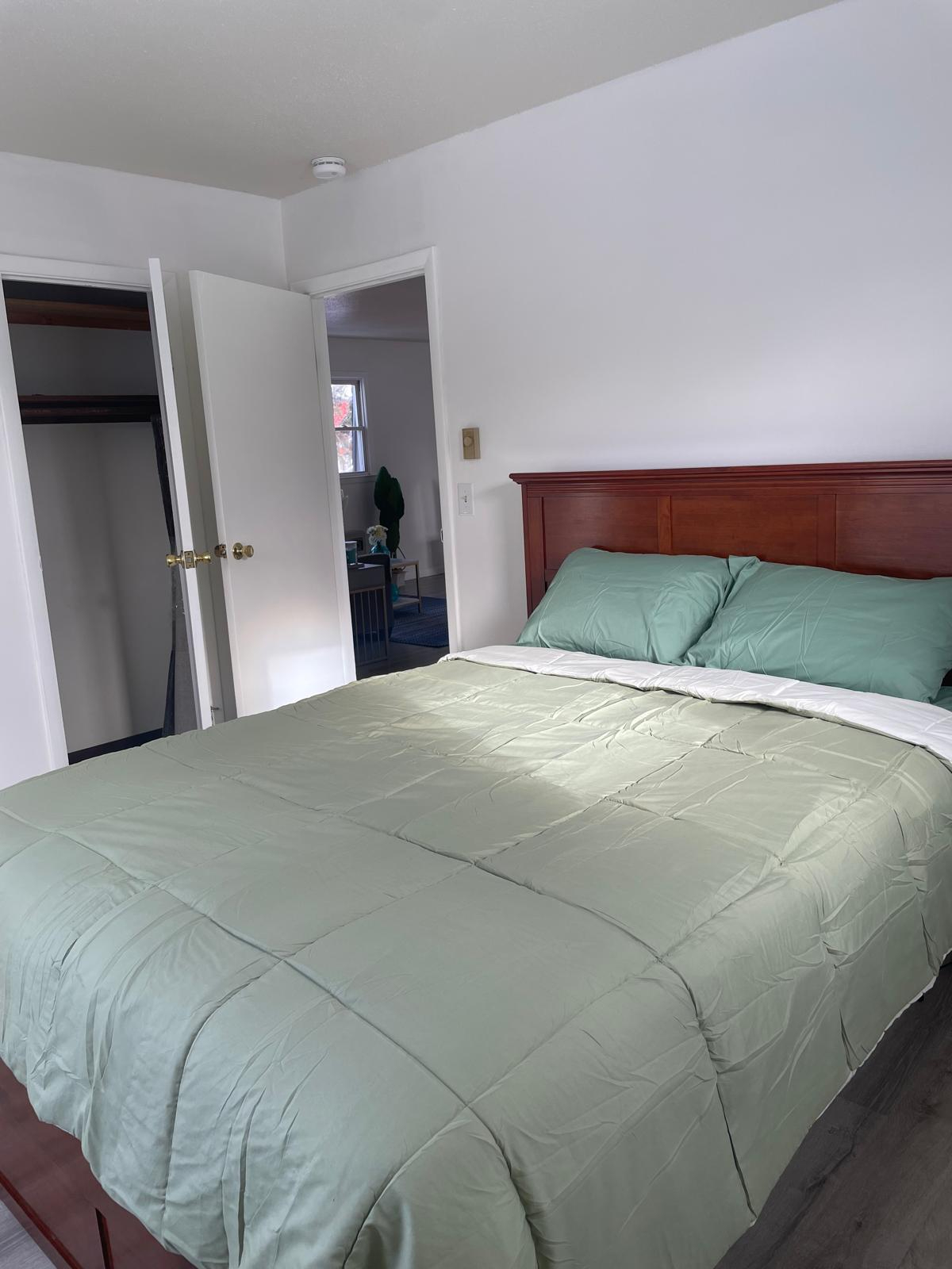 2 Bedroom Fully Furnished, Newly Renovated Apartment Ideal for Travel Nurses & Professionals - Photo 1