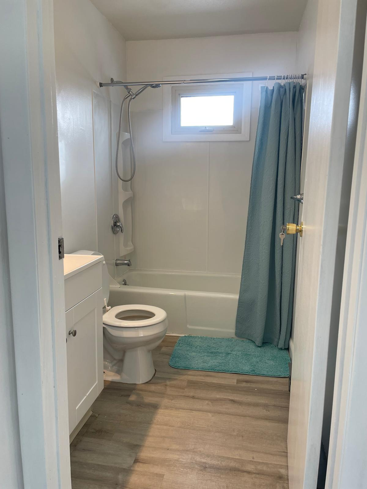 2 Bedroom Fully Furnished, Newly Renovated Apartment Ideal for Travel Nurses & Professionals - Photo 4