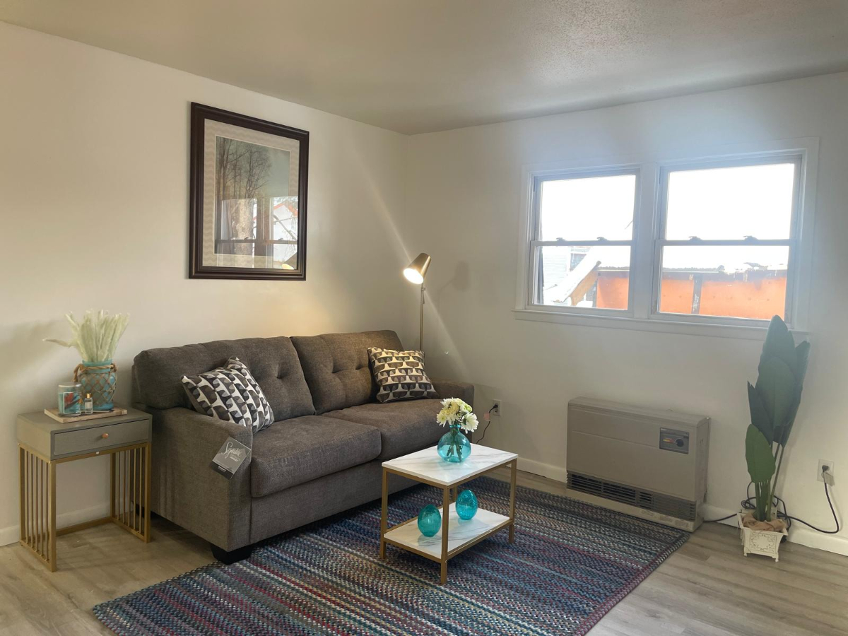 2 Bedroom Fully Furnished, Newly Renovated Apartment Ideal for Travel Nurses & Professionals - Photo 12
