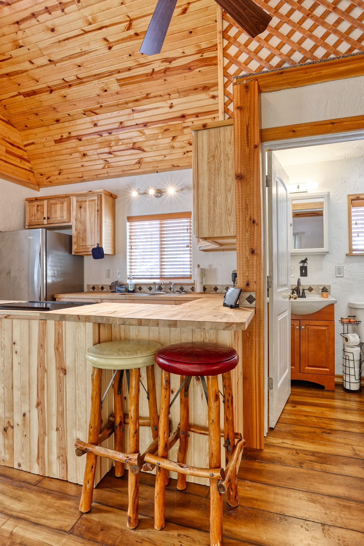 Piney Ridge Cabin - Cozy Tiny House Loft, Wildlife Views, Story WY - Photo 4