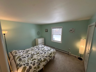 Quiet Furnished Room in Shared Home/ Ideal for Healthcare Professionals - Photo 2