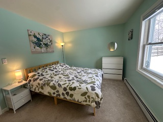 Quiet Furnished Room in Shared Home/ Ideal for Healthcare Professionals - Photo 3
