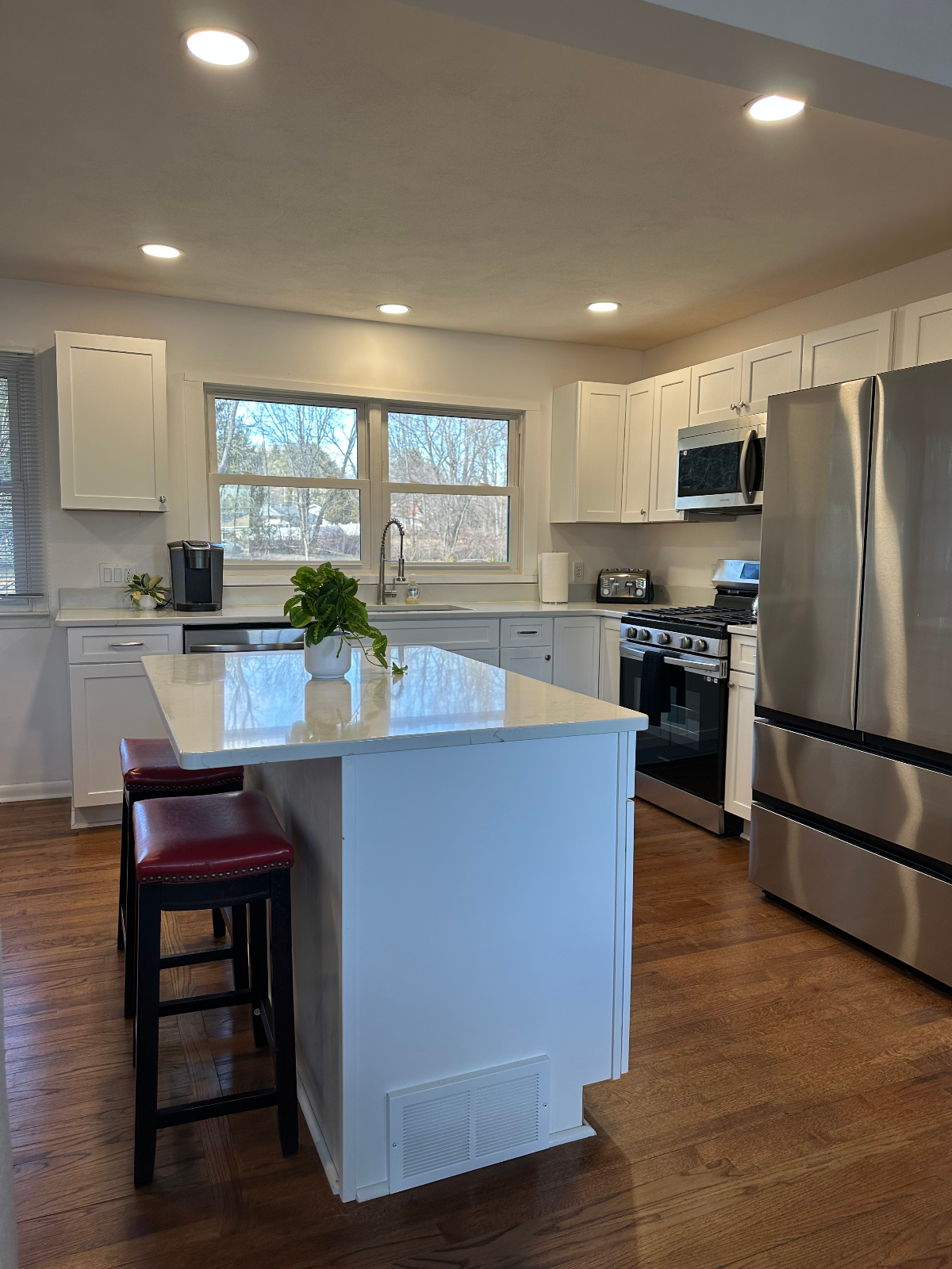 Newly remodeled home , close to Village and highway - Photo 7
