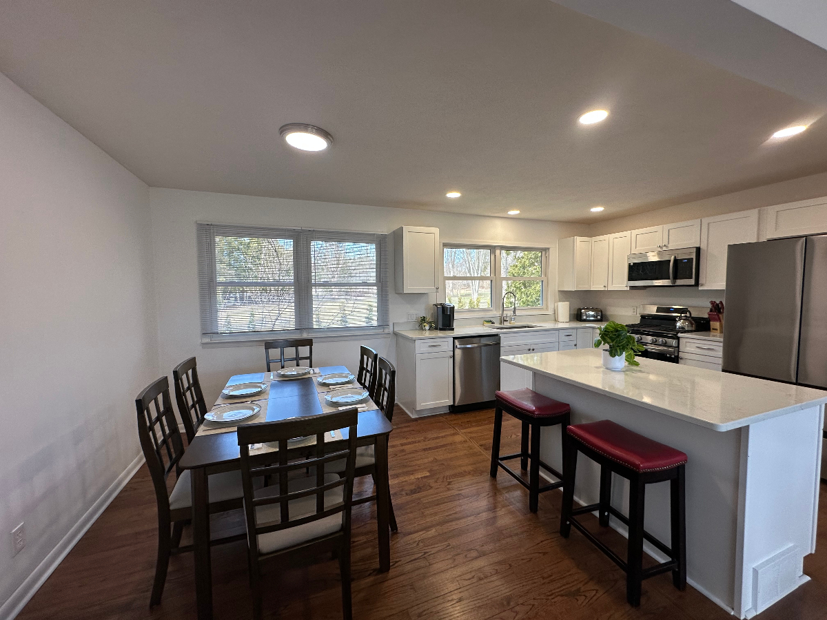 Newly remodeled home , close to Village and highway - Photo 4