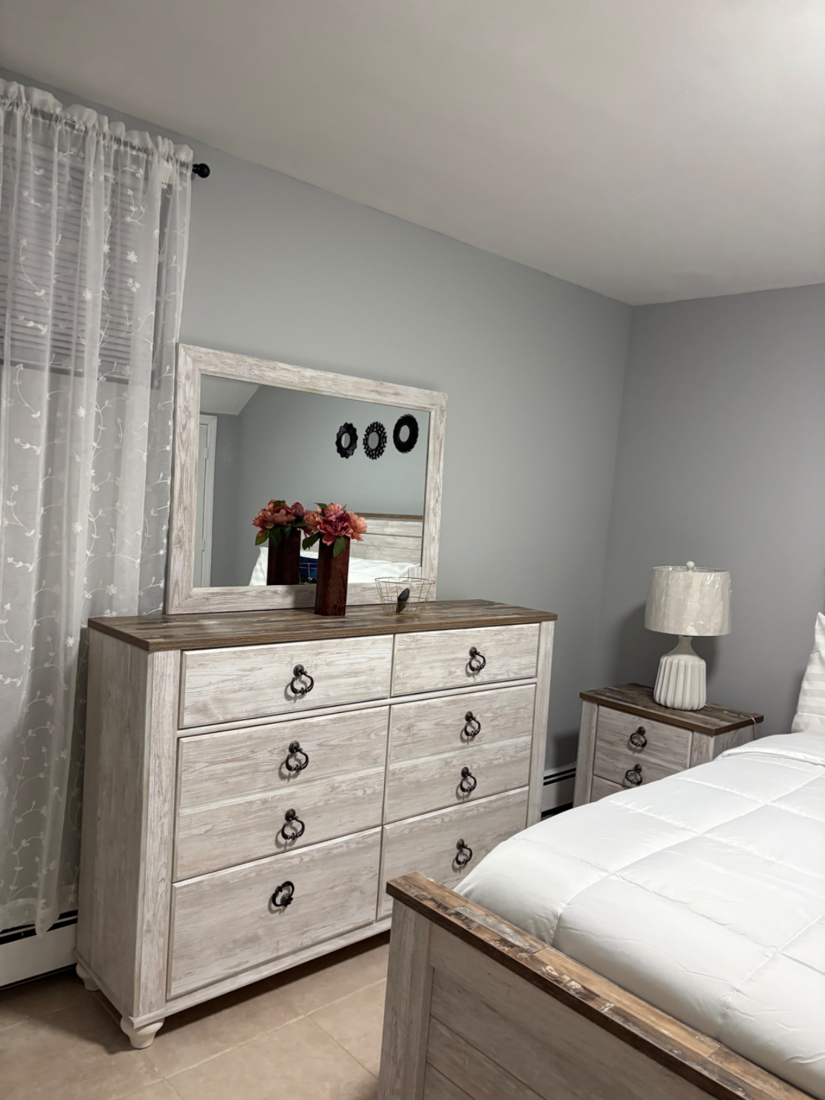 Newly Renovated 2BR 1BA Basement Apartment With Prime Location Near Major Hospitals And Transit - Photo 5