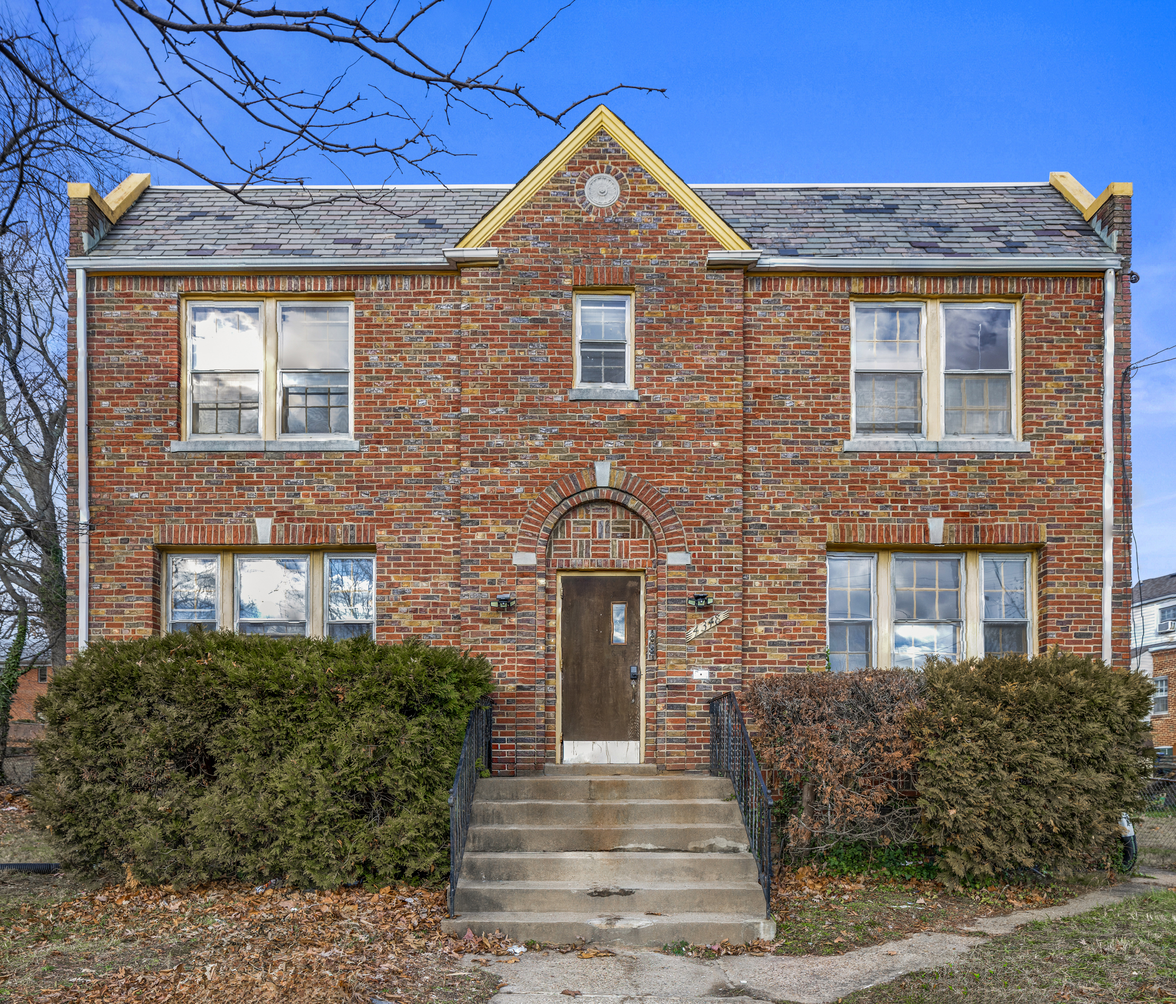 2BR Apartment Near Metro & Downtown Parking - Photo 4