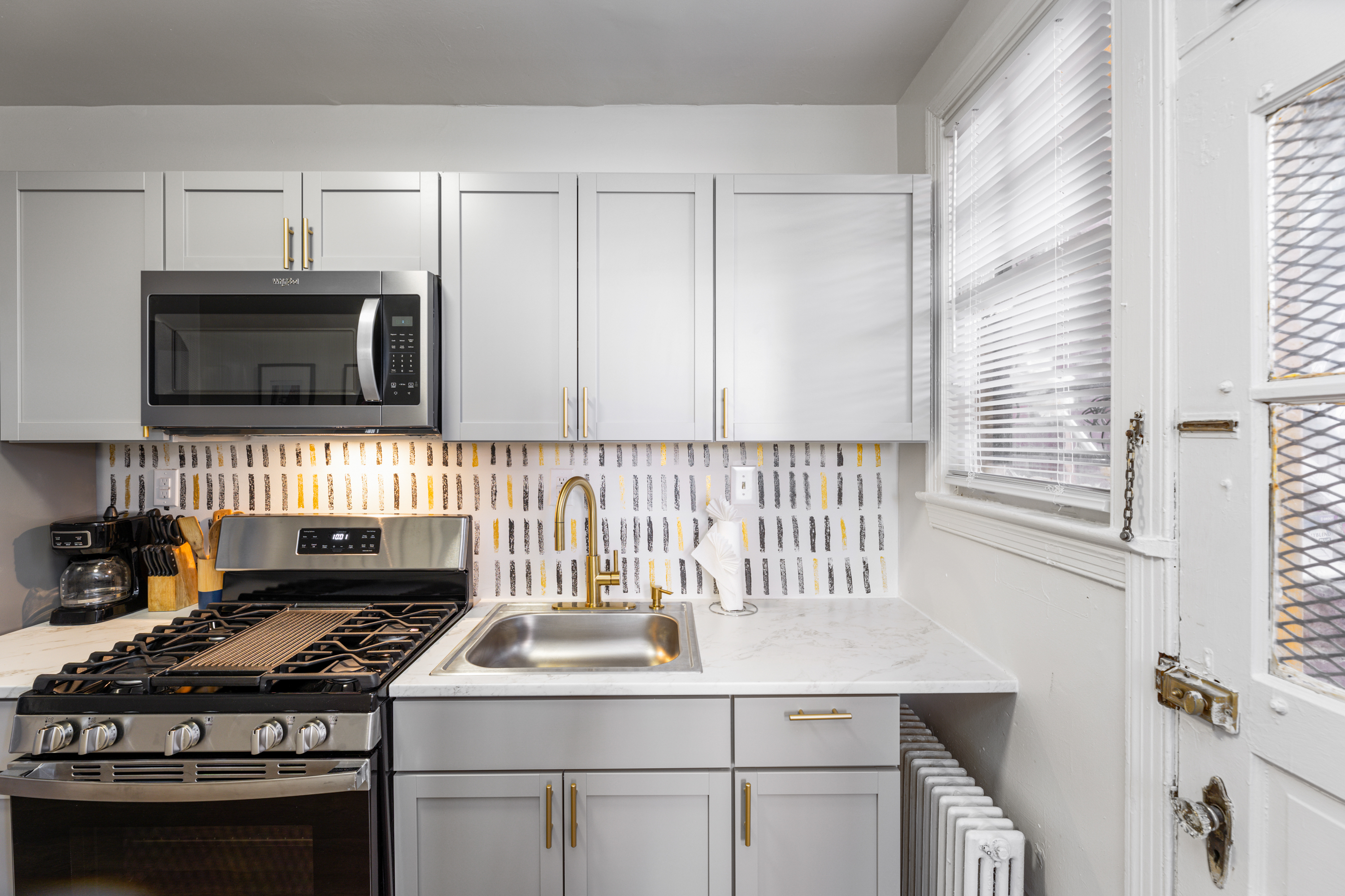 2BR Apartment Near Metro & Downtown  Parking - Photo 7