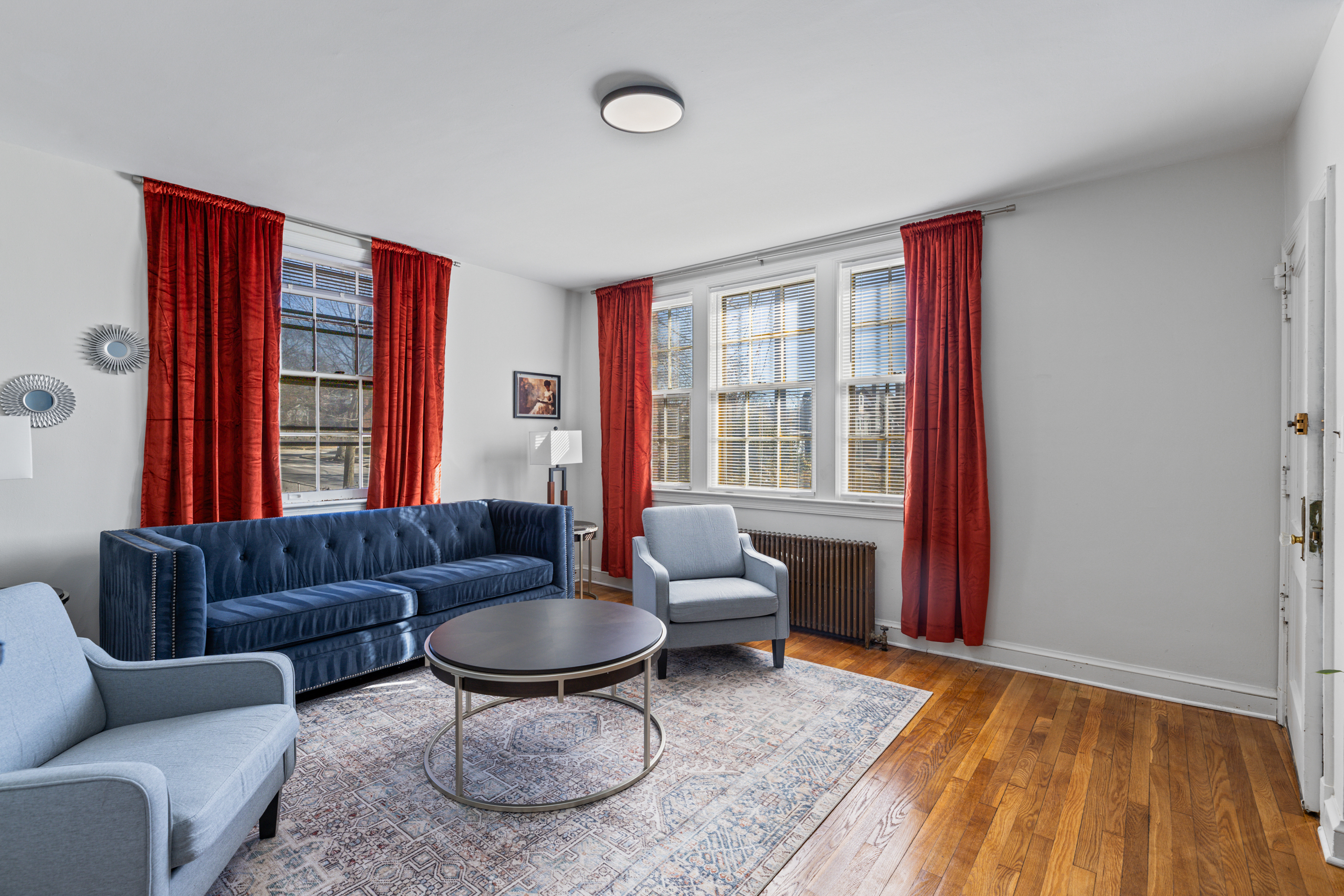 2BR Apartment Near Metro & Downtown  Parking - Photo 8