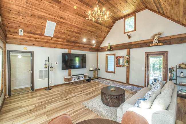 Luxury Cabin w/ Private Sauna, Deck, Fenced Backyard in Quiet & Safe Neighborhood - Photo 12