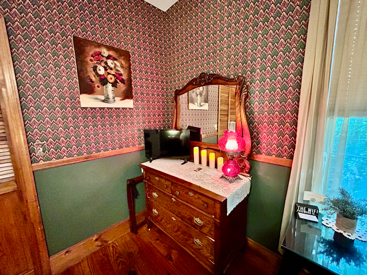 Peaceful 2-Bedroom Guest Suite Near Vassar & Mid-Hudson Hospitals & Colleges - Photo 12