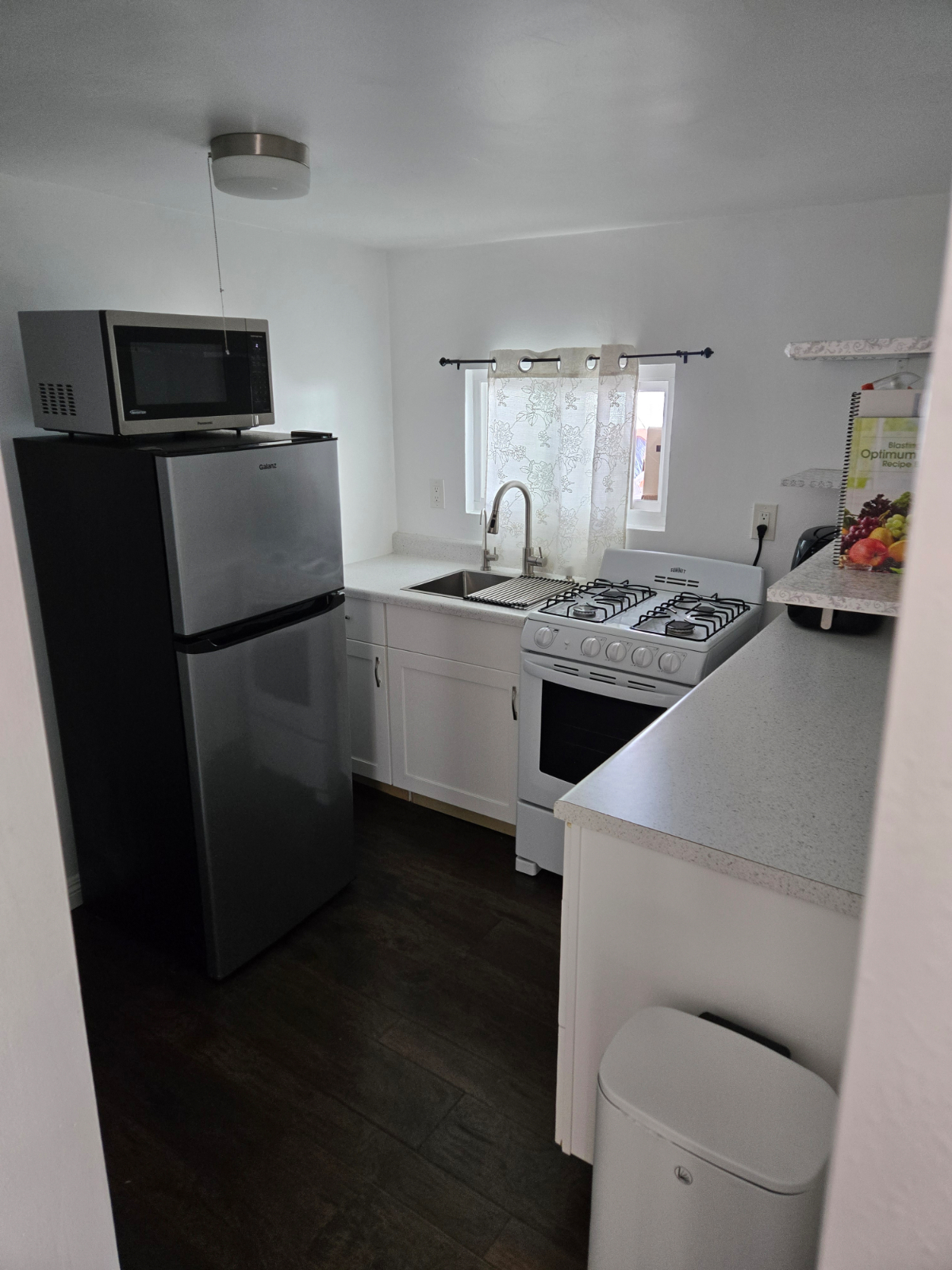 Room - Photo 2