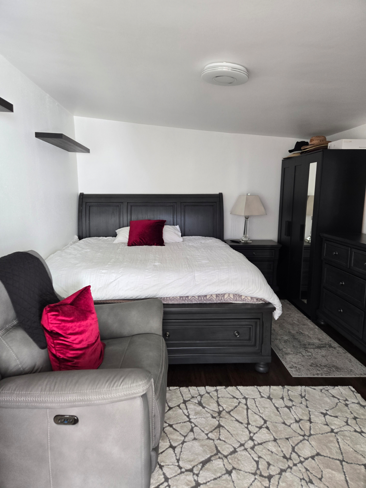 Room - Photo 6