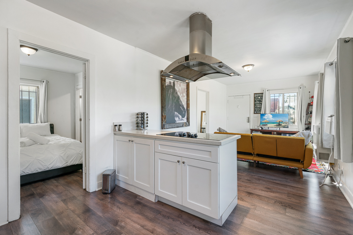 1 bedroom - Photo 2